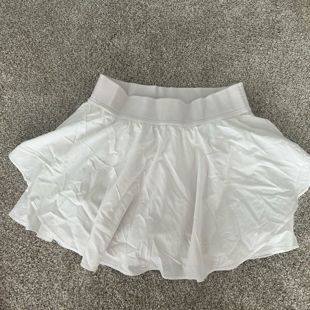 Lululemon court rival skirt - white